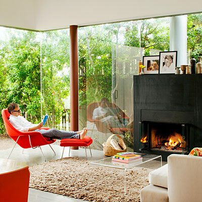 one-window-house-venice-ca-living-room-steel-columns-glass-corners-0612-l