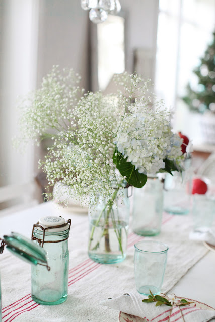 simple rustic chic table setting